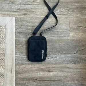 lululemon crossbody purse